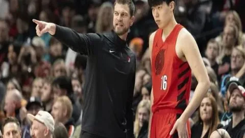 “郑钦文网球世界排名降至第三名”